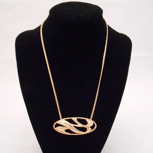Trifari Jewelry Vintage Trifari Gold Swirl Pendant Necklace